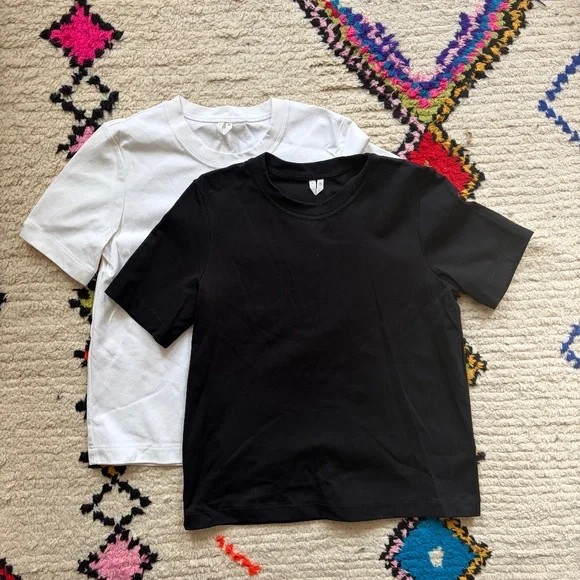 BNWOT Arket Heavyweight T shirt size small black and white - Picture 1 of 3